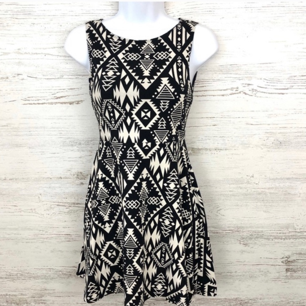 VS PINK Tribal Print Open Back Dress XS - Picture 1 of 5